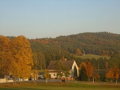 Domek u hřbitova.