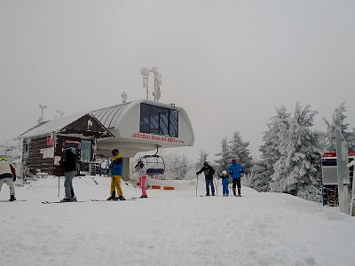 Zima na Ještědu znovu při síle.*