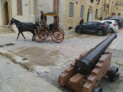 Historie a současnost Mdiny.