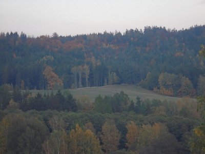 Okolí z okna chodby.