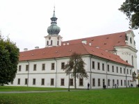 Břevnovský klášter je nejstarší mužský klášter na našem území.