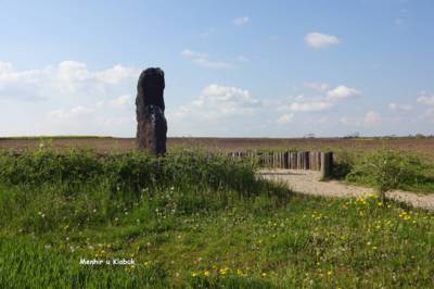 07-menhir.jpg