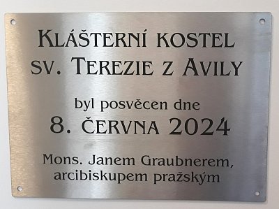 07-pametni-desta-ze-sveceni-kostela.jpg