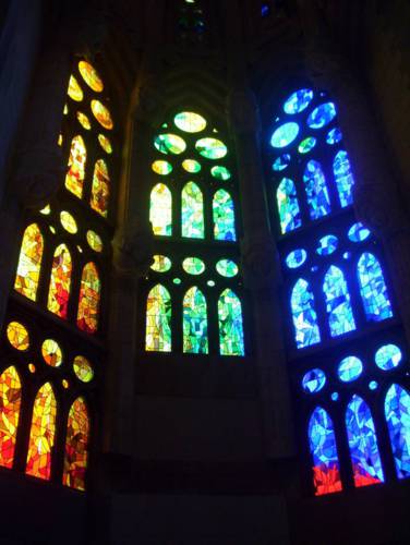 08-sagrada-familia-hra-barev.jpg