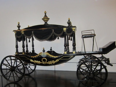 pohřební vůz - exponát z muzea