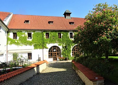 10-Pivnice, zahrada