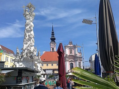 Františkánský kostel se nachází také na Radničním náměstí