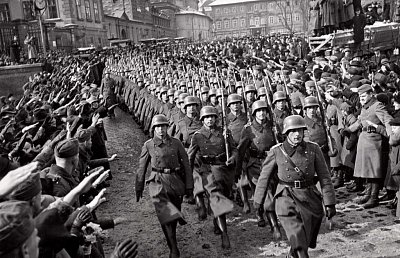 1024px-german-soldiers-in-prague-1939.jpg
