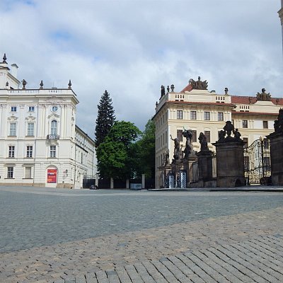 Prázdné Hradčanské náměstí