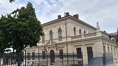 13-budova-burzy-zepredu-1.jpg