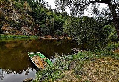 Podvečer u řeky