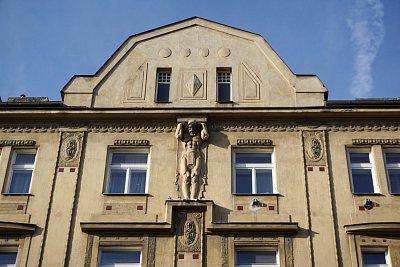 15-praha-7-komunardu-13-stit-1.jpg