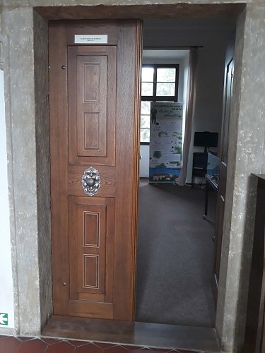 16-vchod-do-pametni-mistnosti-bedricha-smetany.jpg