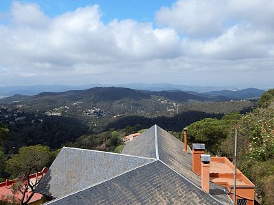 Pohled z druhé strany kopce