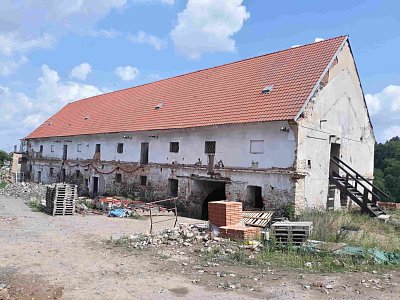 17-stavba-cekajici-na-opravu.jpg