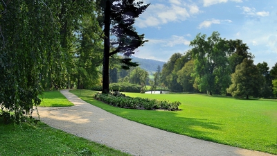 V poledním žáru léta