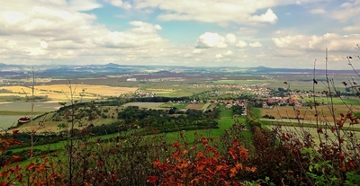 Podzim přichází pod Říp