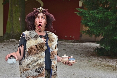 Vítej v Dětenicích, panáčku. Chceš pusu?