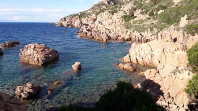 Dojít k některým plážím na Sardinii vyžaduje krokoměr a fyzičku