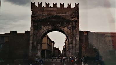 Tiberiova brána.jpg