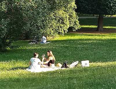 Byl pozdní večer, první máj