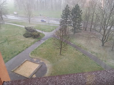 A opět sněží a fouká