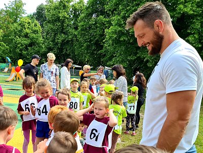 Lukáš Krpálek mezi dětmi