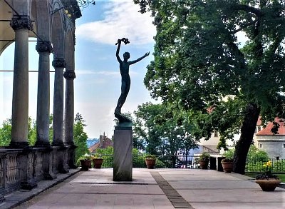 Socha Vítězství u Letohrádku královny Anny *