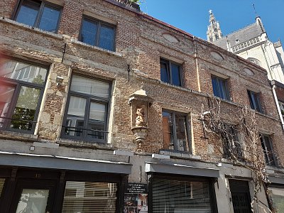 Lidé dříve mnohé denně ctili...*