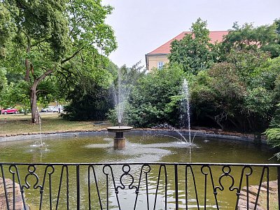 vodotrysky stříkají...