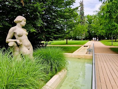 Taky žena - zasněná *