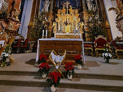 Nám, nám narodil se...