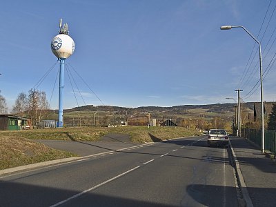 Nýrsko za hřbitovem, kouli vlevo se říkalo převodová páka socialismu.