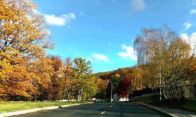Jedeme na hřbitov. *