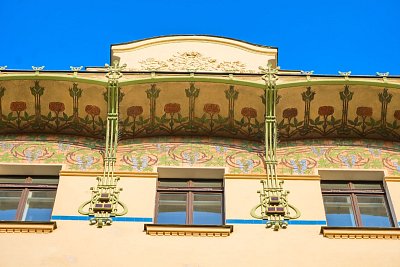 25  Secesní výzdoba domu na Senovážném nám. 11.