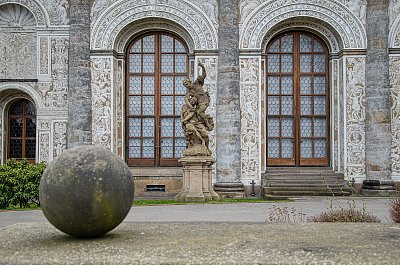 Alegorie noci před Míčovnou *