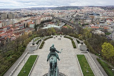 Pohled ze střechy památníku na Vítkově