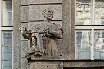 30  Státní tiskárna cenin - Tiskař.