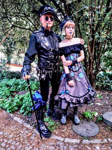 Herr steampunker z Vídně s přítelkyní. (Ale byli tam i bratři Poláci)