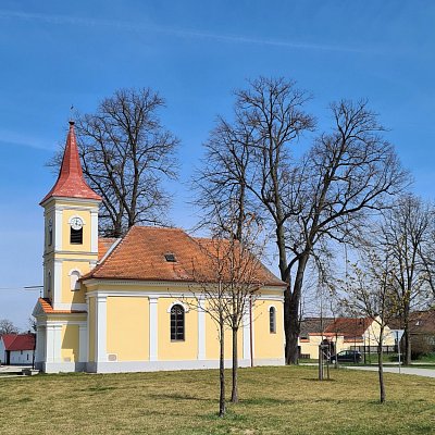 Náves v Lužnici