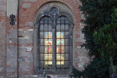 4-kvilice-kostel-sv.-vita-okno.jpg