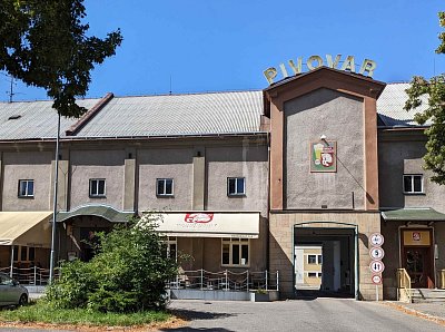40-vstupni-brana-zruseneho-pivovaru.jpg