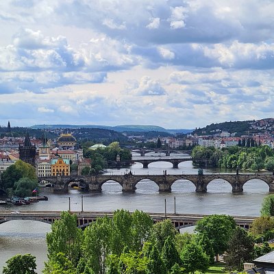 Pražské mosty s Národním divadlem