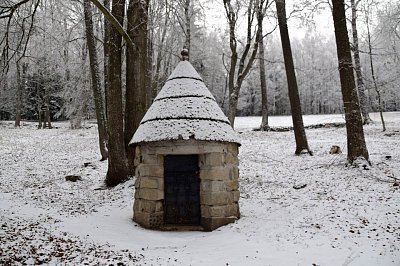 Zasněžená studánka