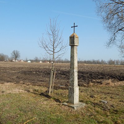 Kříž u silnice