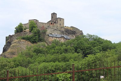 Z Ústí nad Labem přes hrad Střekov, Vaňovský vodopád zpět na vyhlídku Větruši