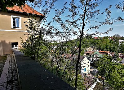 Pohled z boleslavského hradu na čtvrť Podolec