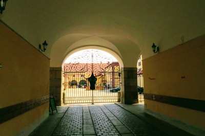 Průjezd do pivovaru