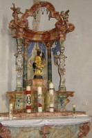 Loučimská madona v levé části před oltářem