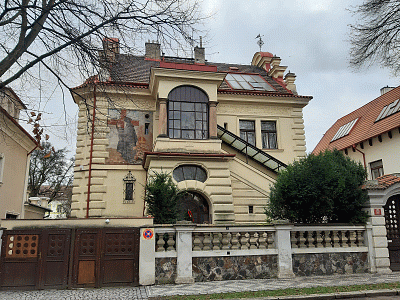 7.-druha-zdobena-vila.gif